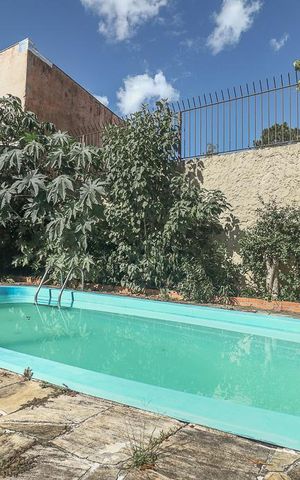 Casa à venda com 200m², 3 quartos e 4 vagasÁrea comum - Piscina