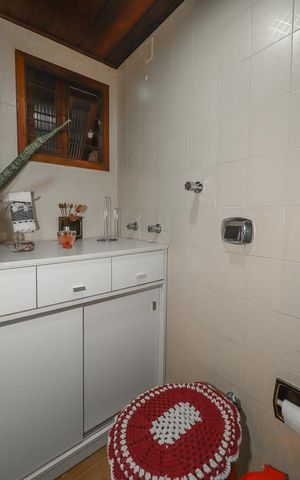 Casa à venda com 200m², 3 quartos e 4 vagasLavabo