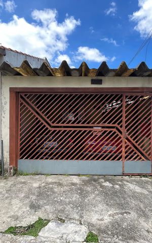 Casa à venda com 250m², 2 quartos e 2 vagasFachada