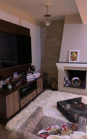 Casa à venda com 253m², 4 quartos e 2 vagas Casa à venda com 253m², 4 quartos e 2 vagasSala
