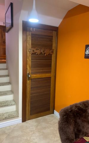 Casa à venda com 253m², 4 quartos e 2 vagas Casa à venda com 253m², 4 quartos e 2 vagasSala