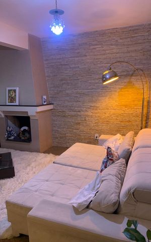 Casa à venda com 253m², 4 quartos e 2 vagas Casa à venda com 253m², 4 quartos e 2 vagasSala