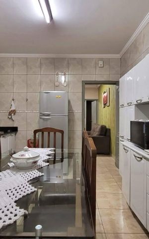 Casa à venda com 200m², 2 quartos e 2 vagasCozinha