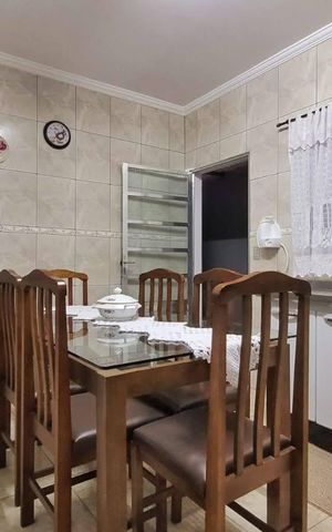 Casa à venda com 200m², 2 quartos e 2 vagasCozinha
