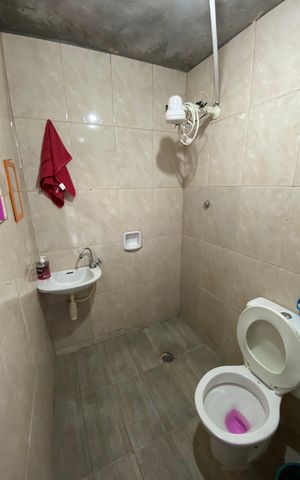 Casa à venda com 252m², 3 quartos e 2 vagas Casa à venda com 252m², 3 quartos e 2 vagasBanheiro 1