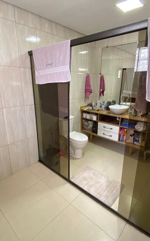Casa à venda com 252m², 3 quartos e 2 vagas Casa à venda com 252m², 3 quartos e 2 vagasBanheiro 3