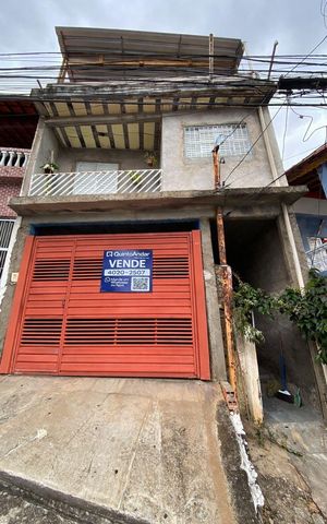 Casa à venda com 252m², 3 quartos e 2 vagas Casa à venda com 252m², 3 quartos e 2 vagasPlaca