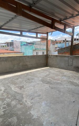 Casa à venda com 252m², 3 quartos e 2 vagas Casa à venda com 252m², 3 quartos e 2 vagasÁrea externa