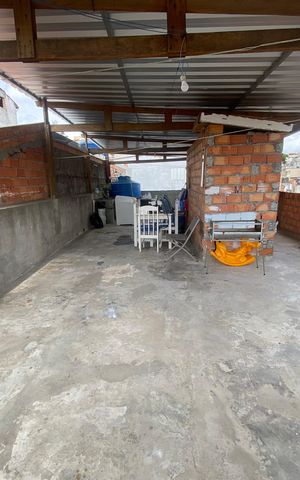 Casa à venda com 252m², 3 quartos e 2 vagas Casa à venda com 252m², 3 quartos e 2 vagasÁrea externa
