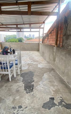 Casa à venda com 252m², 3 quartos e 2 vagas Casa à venda com 252m², 3 quartos e 2 vagasÁrea externa