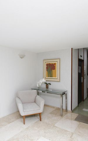 Apartamento à venda com 248m², 4 quartos e 2 vagasHall de entrada