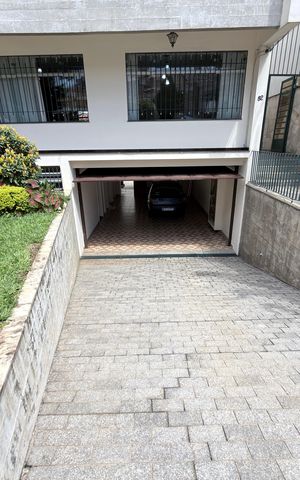 Casa à venda com 297m², 4 quartos e 5 vagas