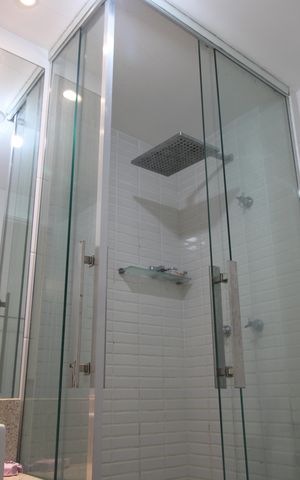 Apartamento à venda com 101m², 3 quartos e 2 vagasBanheiro da suíte
