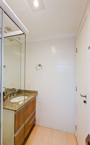 Apartamento à venda com 110m², 3 quartos e 2 vagasBanheiro do Quarto 1