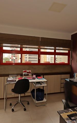Apartamento à venda com 274m², 3 quartos e 3 vagasEscritório