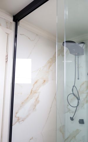 Apartamento à venda com 55m², 2 quartos e 1 vaga Apartamento à venda com 55m², 2 quartos e 1 vagaBanheiro