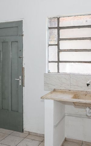Casa para alugar com 35m², 1 quarto e sem vaga Casa para alugar com 35m², 1 quarto e sem vagaSala e Cozinha