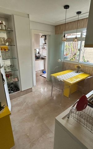 Casa à venda com 200m², 4 quartos e 2 vagas