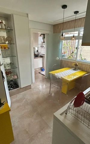 Casa à venda com 200m², 4 quartos e 2 vagas