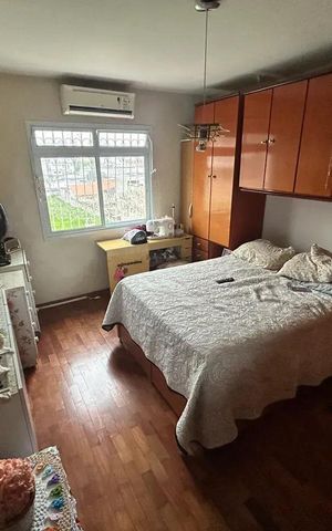 Casa à venda com 200m², 4 quartos e 2 vagas