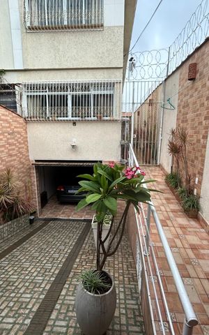 Casa à venda com 200m², 4 quartos e 2 vagas