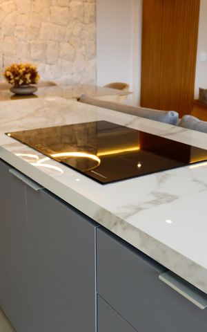 Apartamento à venda com 115m², 2 quartos e 3 vagas Apartamento à venda com 115m², 2 quartos e 3 vagasCozinha