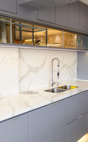 Apartamento à venda com 115m², 2 quartos e 3 vagas Apartamento à venda com 115m², 2 quartos e 3 vagasCozinha