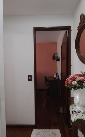 Casa de condomínio à venda com 300m², 2 quartos e 5 vagasHall segundo andar