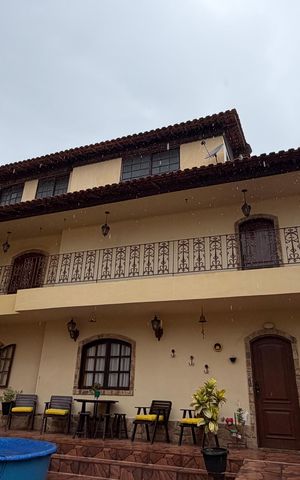 Casa de condomínio à venda com 300m², 2 quartos e 5 vagas Casa de condomínio à venda com 300m², 2 quartos e 5 vagasFrente da casa