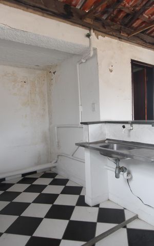 Casa de condomínio à venda com 300m², 2 quartos e 5 vagasTerraço - Kitnet