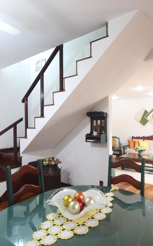 Casa de condomínio à venda com 300m², 2 quartos e 5 vagasSala