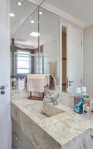 Apartamento à venda com 64m², 2 quartos e 2 vagas Apartamento à venda com 64m², 2 quartos e 2 vagasBanheiro da Suíte
