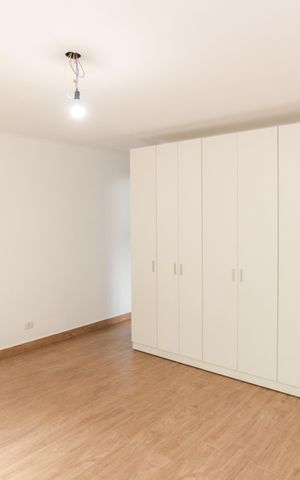 Casa à venda com 385m², 4 quartos e 6 vagas Casa à venda com 385m², 4 quartos e 6 vagasSuíte 1