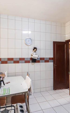 Apartamento à venda com 100m², 2 quartos e 1 vagaCozinha