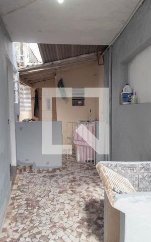 Casa à venda com 154m², 5 quartos e 3 vagas Casa à venda com 154m², 5 quartos e 3 vagasCasa 3