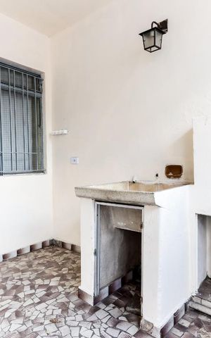 Casa à venda com 154m², 5 quartos e 3 vagas Casa à venda com 154m², 5 quartos e 3 vagasCasa 1