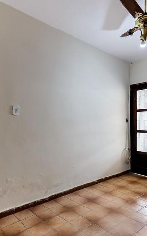 Casa à venda com 154m², 5 quartos e 3 vagas Casa à venda com 154m², 5 quartos e 3 vagasCasa 1