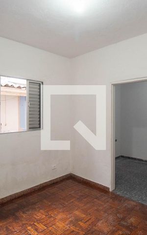 Casa à venda com 154m², 5 quartos e 3 vagas Casa à venda com 154m², 5 quartos e 3 vagasCasa 3
