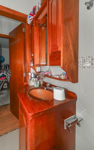 Casa à venda com 600m², 6 quartos e 4 vagasBanheiro 2