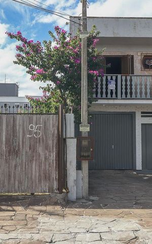 Casa à venda com 600m², 6 quartos e 4 vagasFachada