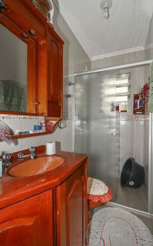 Casa à venda com 600m², 6 quartos e 4 vagasBanheiro 2