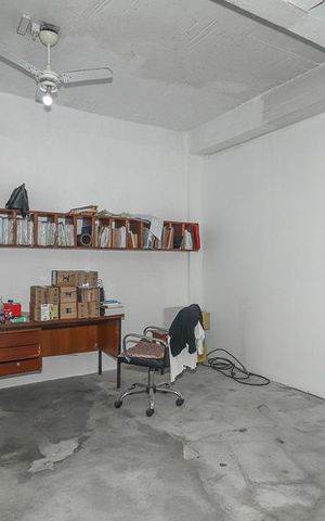 Casa à venda com 600m², 6 quartos e 4 vagasEscritório