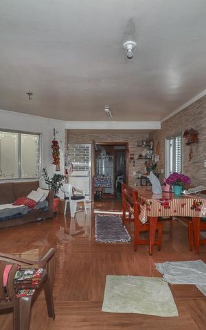 Casa à venda com 600m², 6 quartos e 4 vagasSala 1