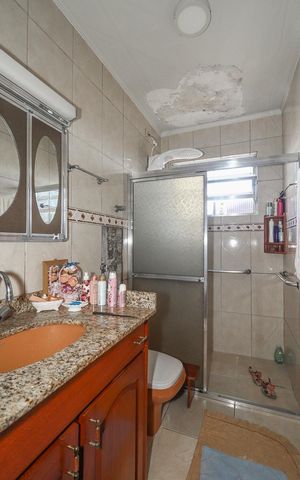 Casa à venda com 600m², 6 quartos e 4 vagasBanheiro da Suíte