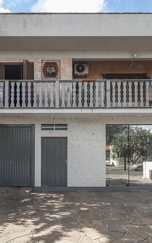 Casa à venda com 600m², 6 quartos e 4 vagasFachada