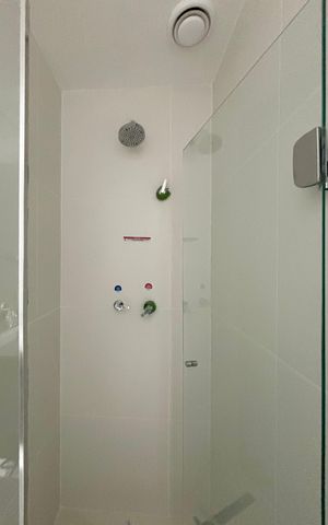 Apartamento à venda com 71m², 2 quartos e 1 vaga Apartamento à venda com 71m², 2 quartos e 1 vagaBanheiro social