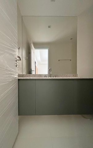 Apartamento à venda com 71m², 2 quartos e 1 vaga Apartamento à venda com 71m², 2 quartos e 1 vagaSuíte - banheiro