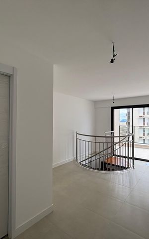 Apartamento à venda com 174m², 3 quartos e 1 vaga Apartamento à venda com 174m², 3 quartos e 1 vagaCobertura - sala 1
