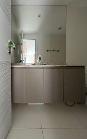 Apartamento à venda com 174m², 3 quartos e 1 vaga Apartamento à venda com 174m², 3 quartos e 1 vagaSuíte 1 - banheiro