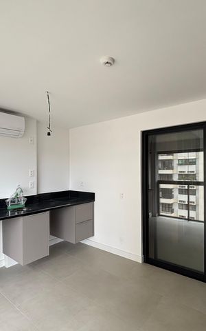 Apartamento à venda com 174m², 3 quartos e 1 vaga Apartamento à venda com 174m², 3 quartos e 1 vagaVaranda da suíte 2/cozinha
